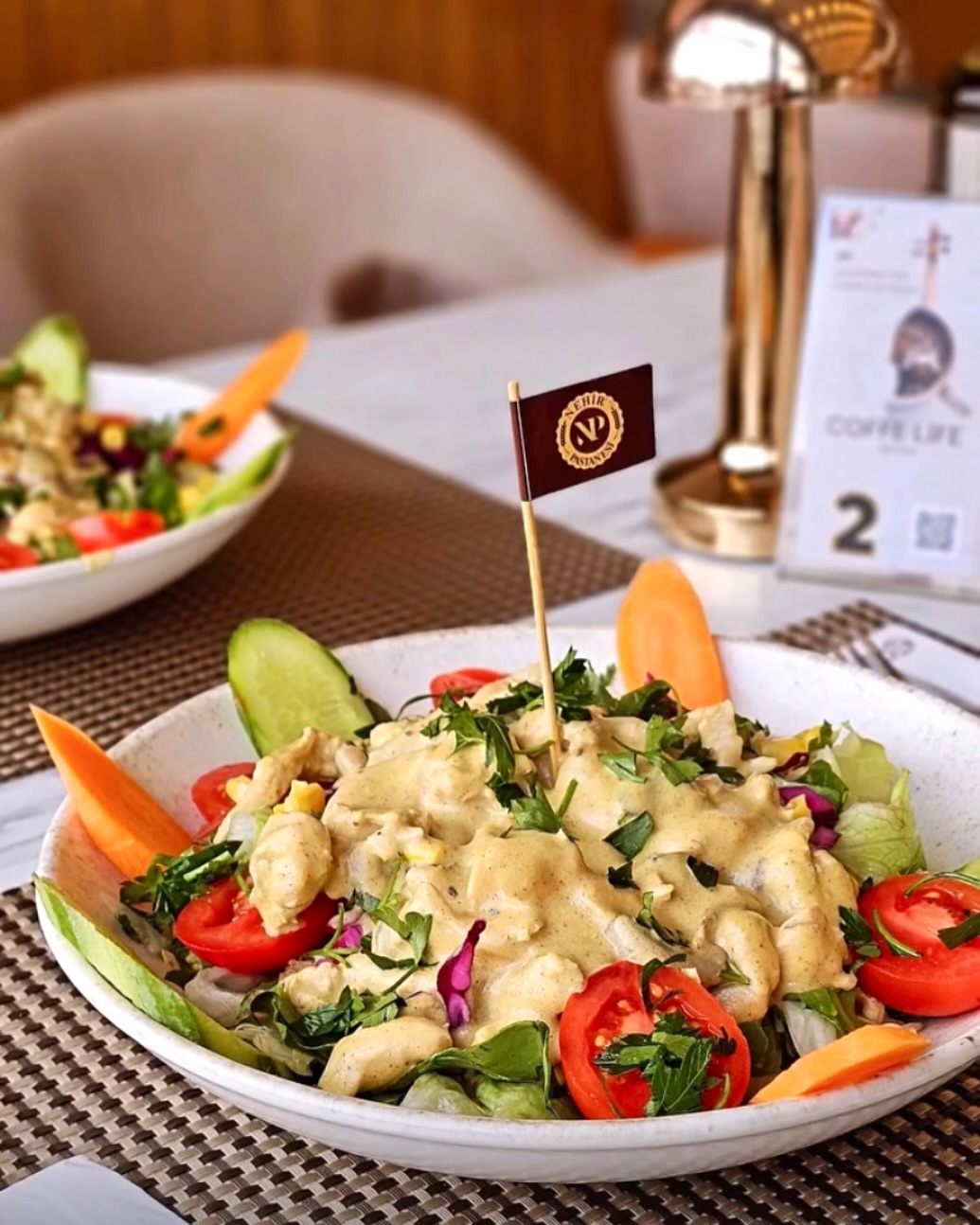 Köri Soslu Tavuklu Salata