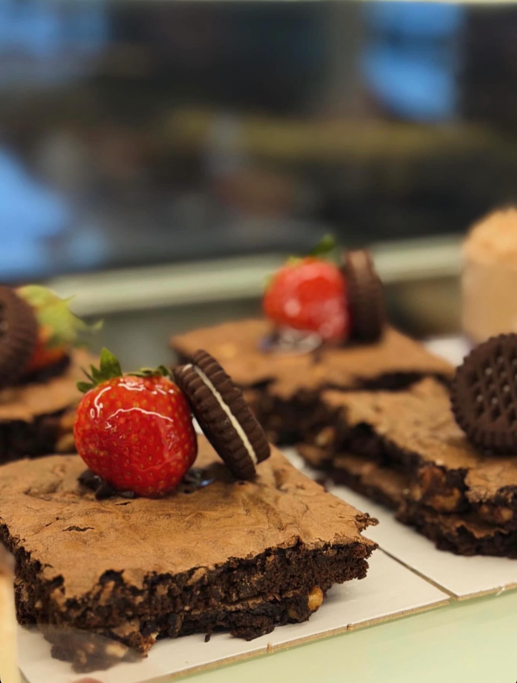 Taze Çilekli Brownie