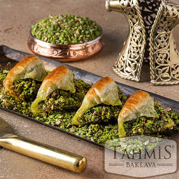 Geleneksel Şöbiyet — Nehir Pastanesi